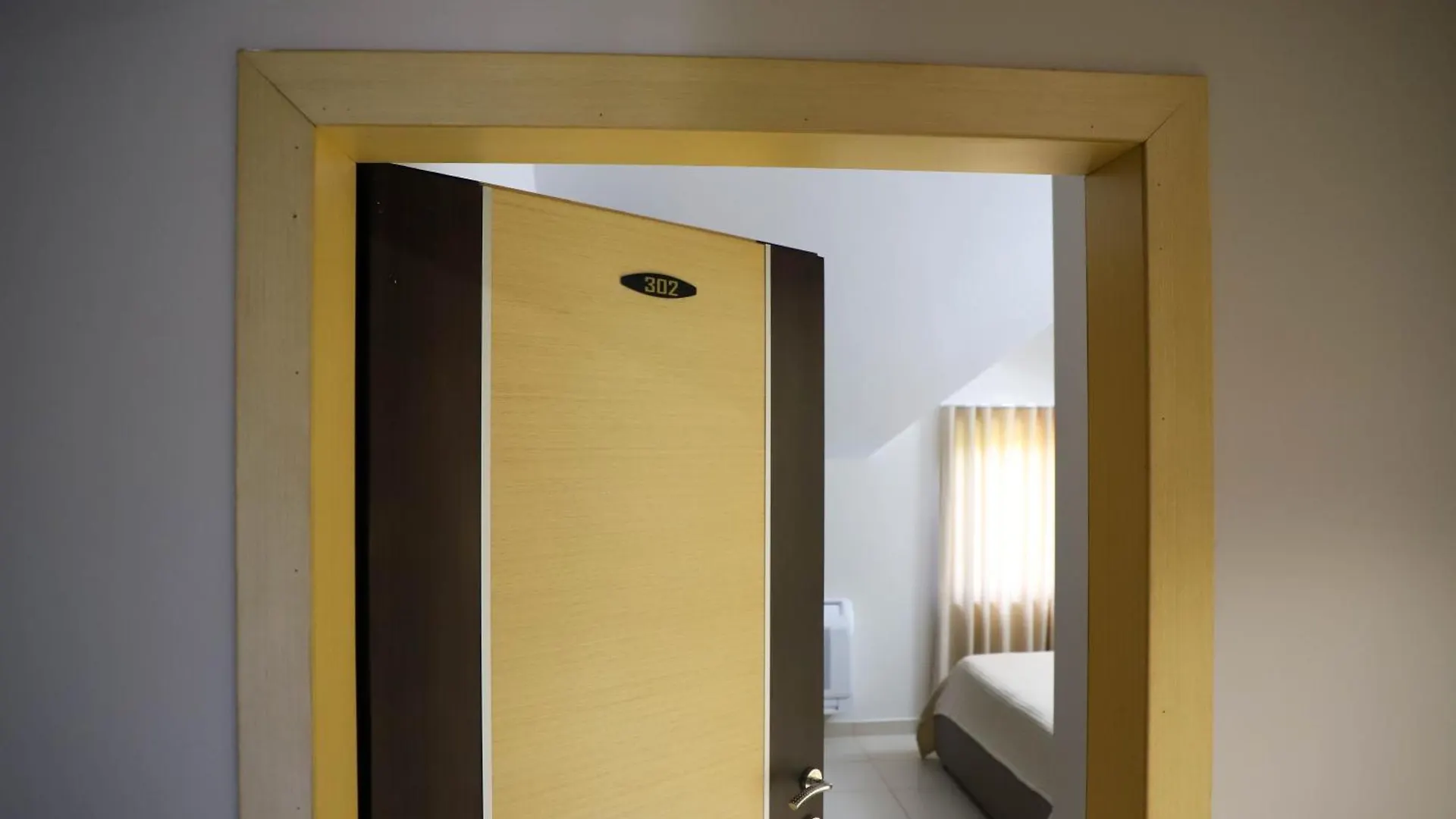 Hotel Antonia Ljaknasi