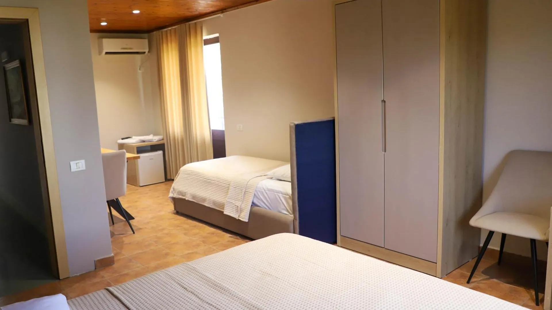 Hotel Antonia Ljaknasi