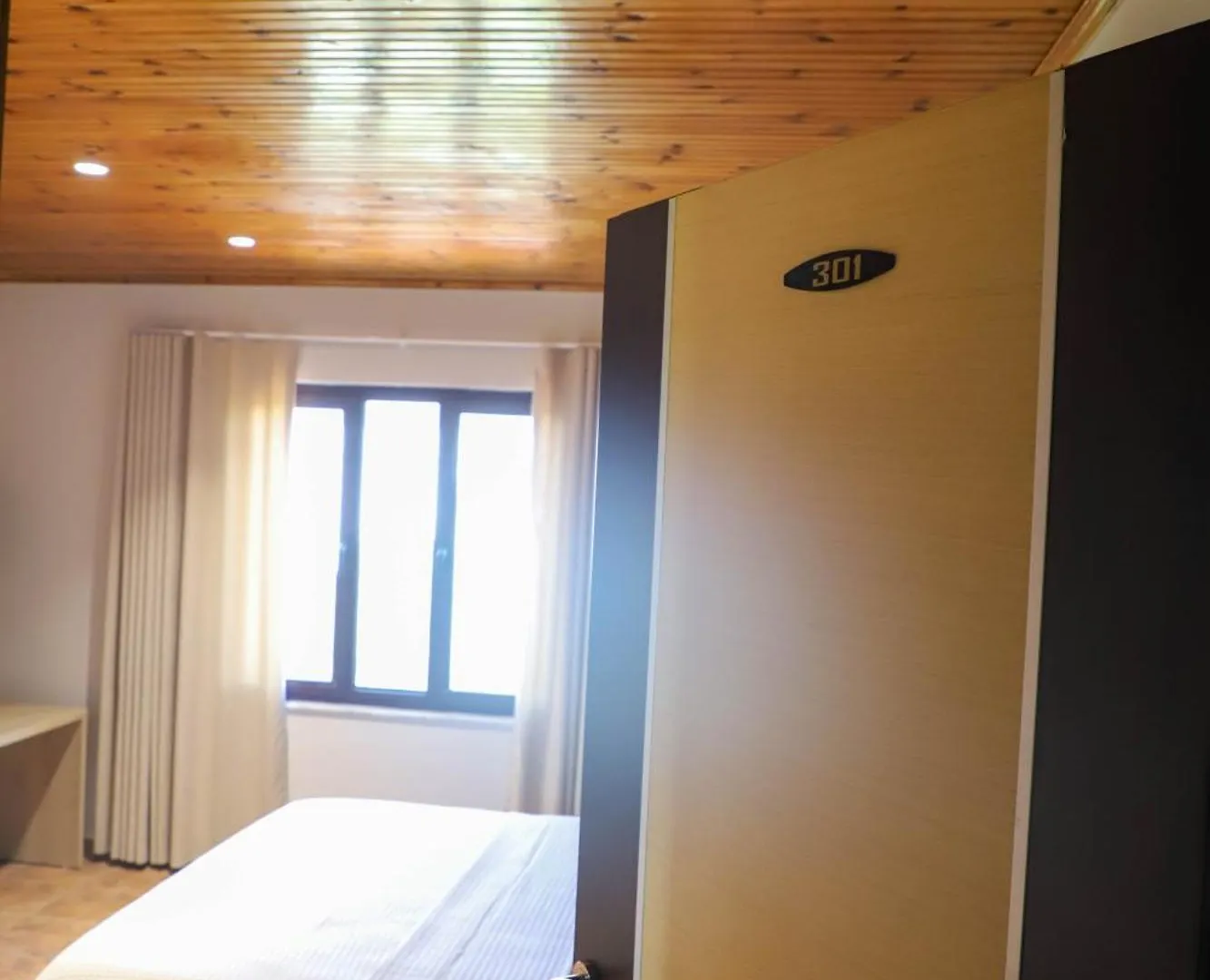 Hotel Antonia Ljaknasi Albania