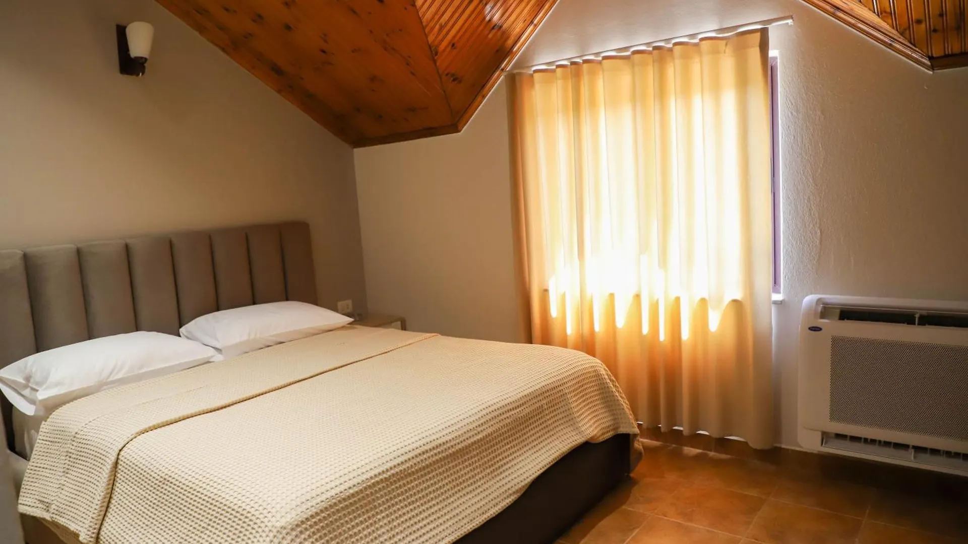 Hotel Antonia Ljaknasi